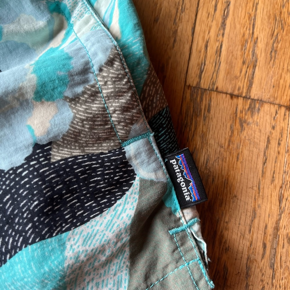 Reposhing these Beautiful Patagonia barely baggies. Perfect condition. Size XS.